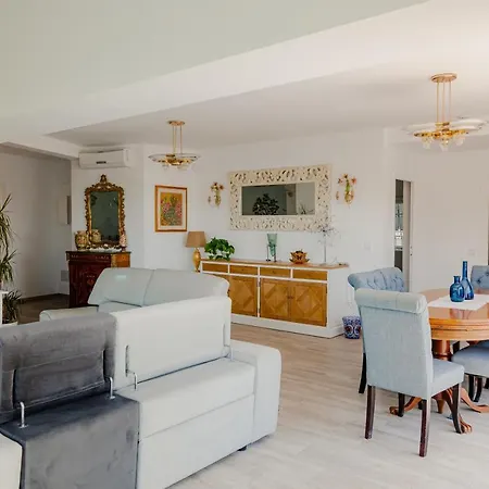 Esmeralda Villa