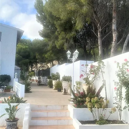 Esmeralda Villa