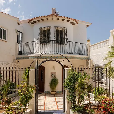 Esmeralda Villa