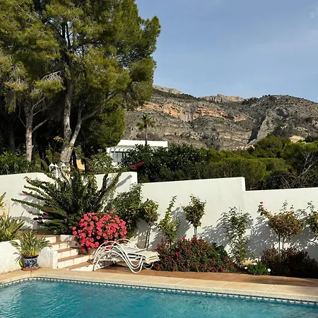 Esmeralda Villa *