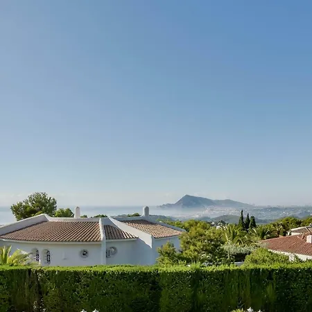 Esmeralda Villa *